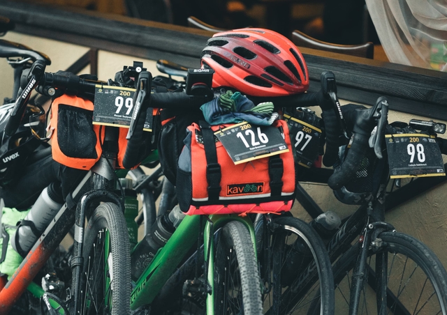 Handlebar bag on a bicycle