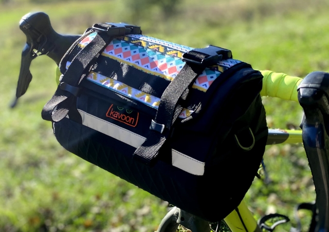 Handlebar bag on a bicycle